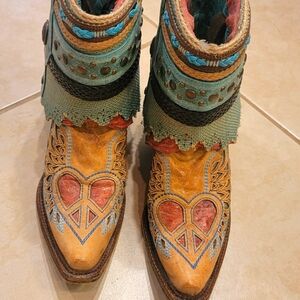 Womens size 8 Corral cowgirl boots